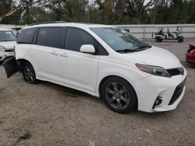 2018 Toyota Sienna SE