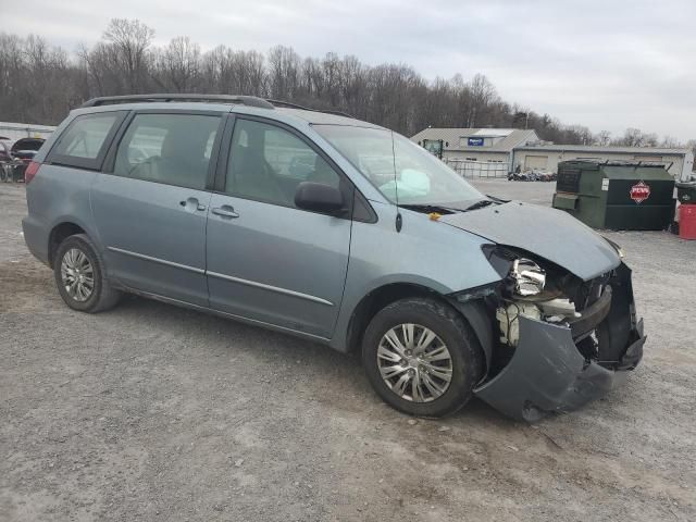 2004 Toyota Sienna CE