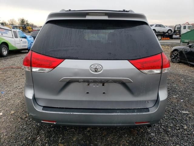 2013 Toyota Sienna LE