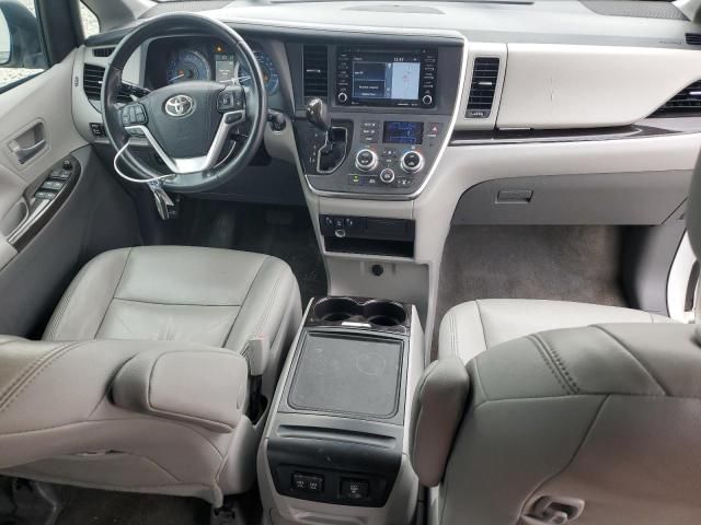 2018 Toyota Sienna XLE