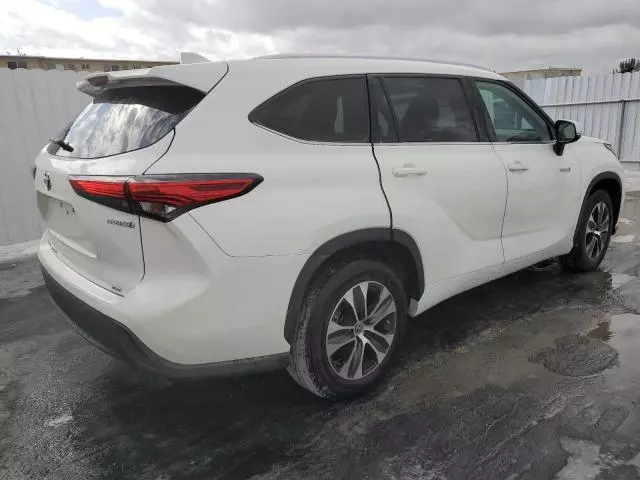 2021 Toyota Highlander Hybrid XLE