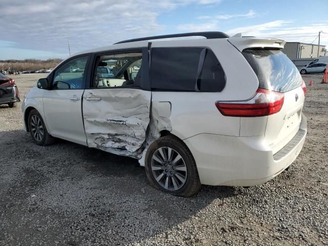 2020 Toyota Sienna XLE