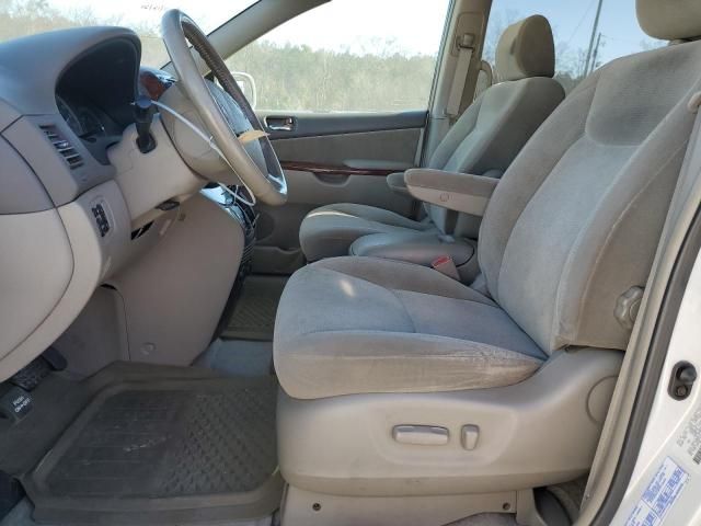 2004 Toyota Sienna XLE