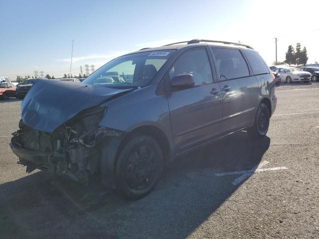 2009 Toyota Sienna CE