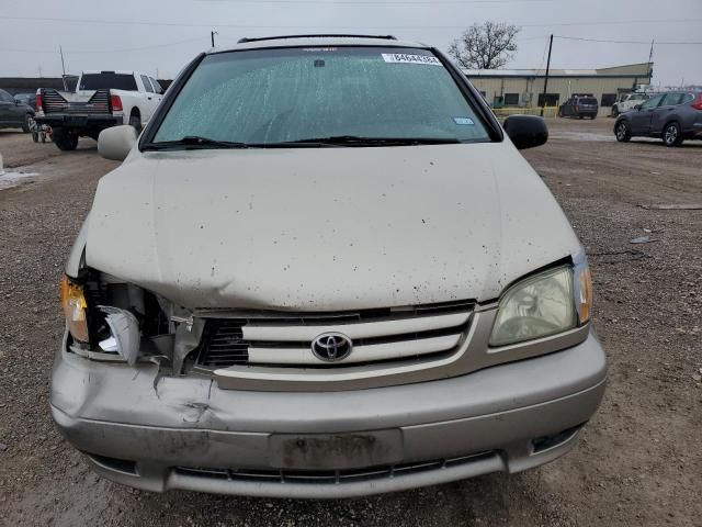 2002 Toyota Sienna LE