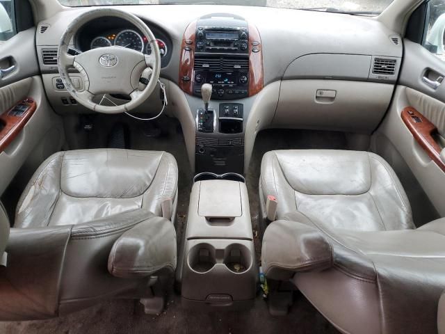 2005 Toyota Sienna XLE