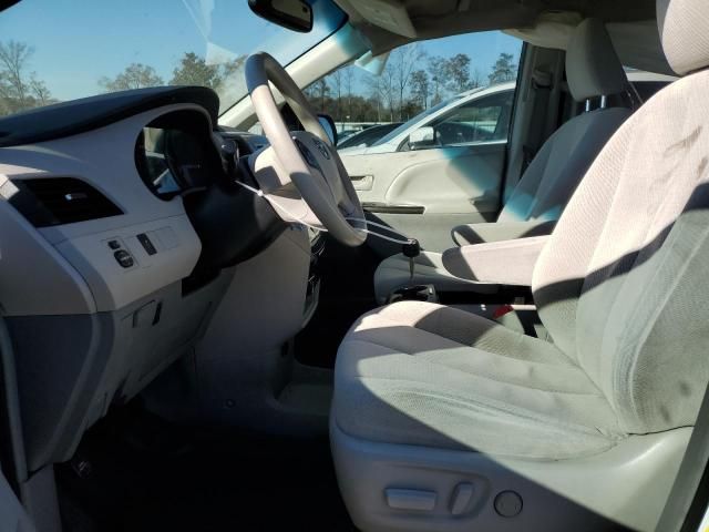 2013 Toyota Sienna LE