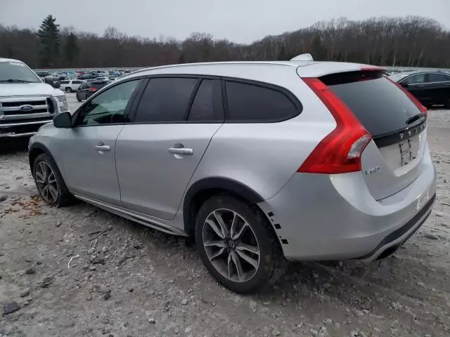 2018 Volvo V60 Cross Country Premier