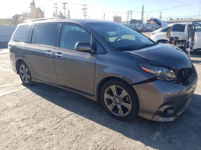 2017 Toyota Sienna SE