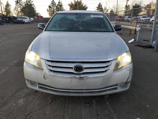 2005 Toyota Avalon XL