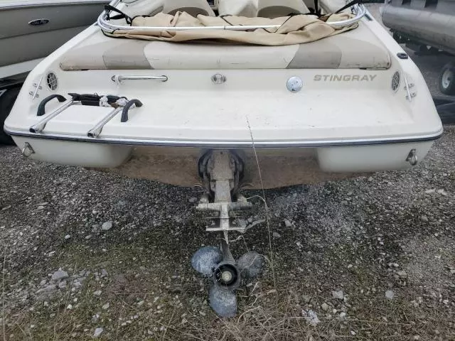 2001 Stingray Boat