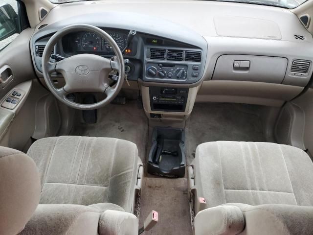 1998 Toyota Sienna LE