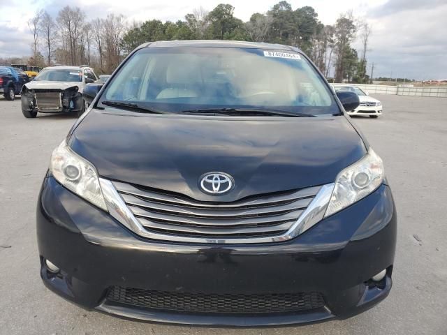 2014 Toyota Sienna XLE