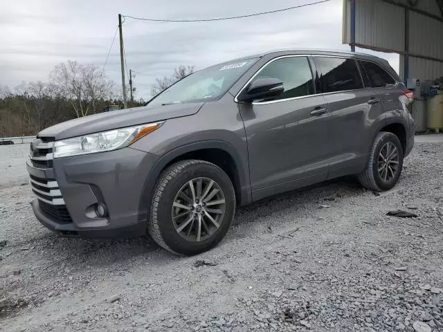 2017 Toyota Highlander SE