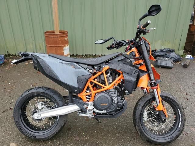 2021 KTM 690 SMC R