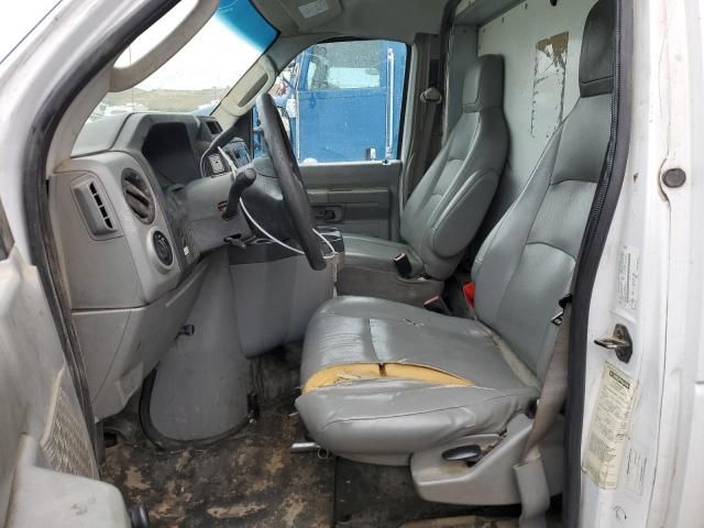 2015 Ford Econoline E350 Super Duty Cutaway Van