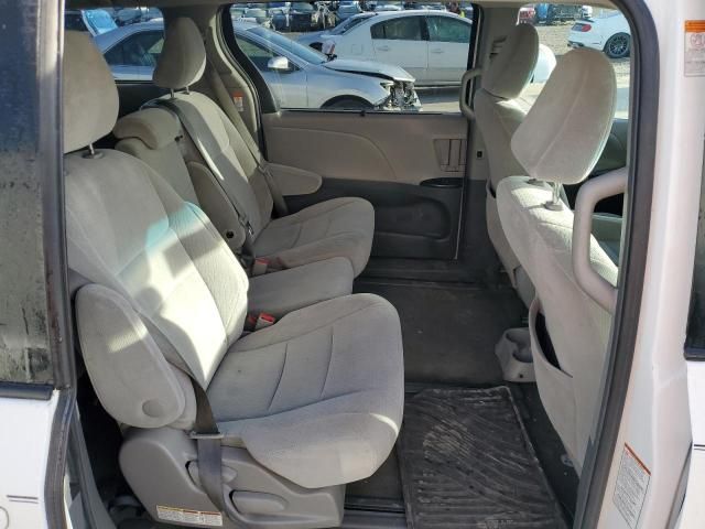 2015 Toyota Sienna LE