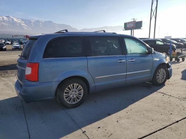 2012 Chrysler Town & Country Limited