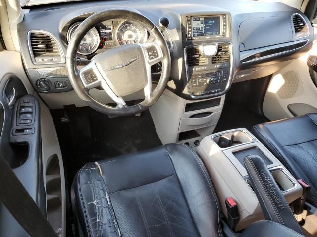 2011 Chrysler Town & Country Touring L