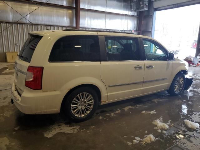 2013 Chrysler Town & Country Touring L