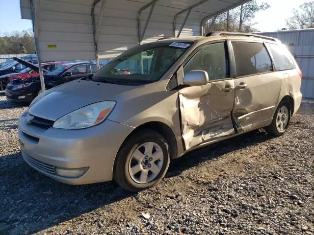 2004 Toyota Sienna XLE