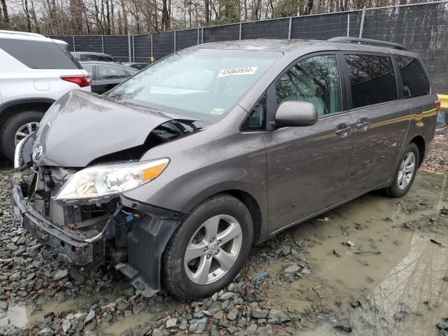 2015 Toyota Sienna LE