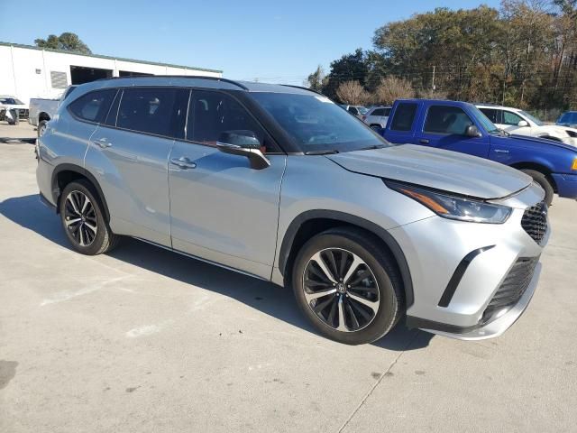 2022 Toyota Highlander XSE