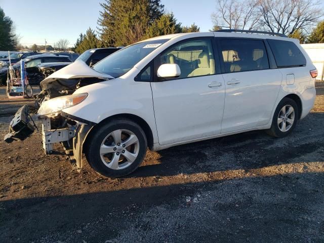 2015 Toyota Sienna LE