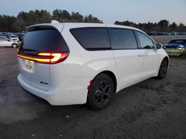 2022 Chrysler Pacifica Hybrid Touring L