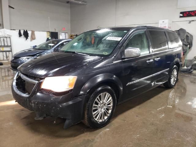 2013 Chrysler Town & Country Touring L