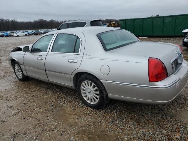 2005 Lincoln Town Car Signature