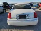 2000 Lincoln Town Car Signature