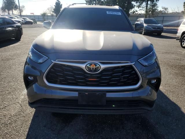 2022 Toyota Highlander XLE