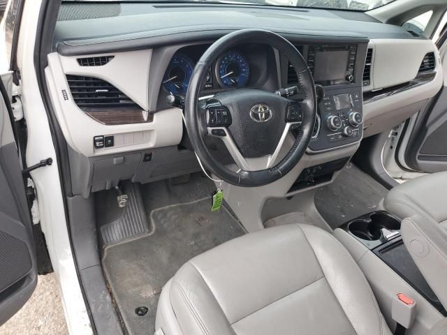 2020 Toyota Sienna XLE