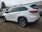 2017 Toyota Highlander SE