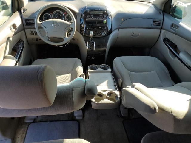 2005 Toyota Sienna CE