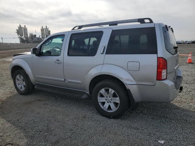 2005 Nissan Pathfinder LE