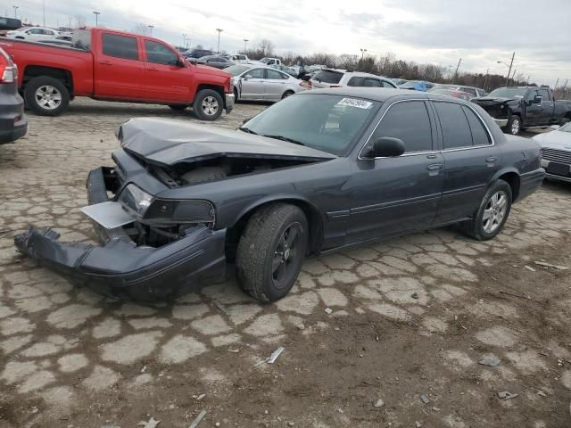 2004 Ford Crown Victoria LX