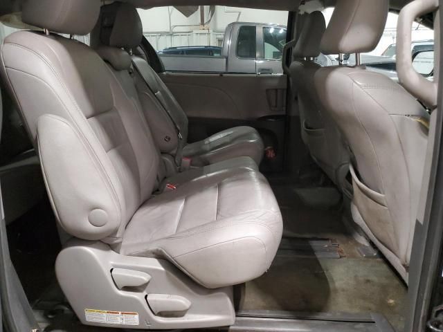 2016 Toyota Sienna XLE