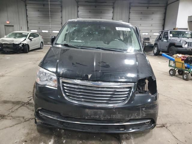 2013 Chrysler Town & Country Touring