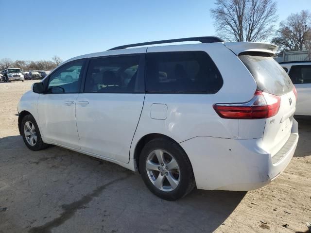 2017 Toyota Sienna LE