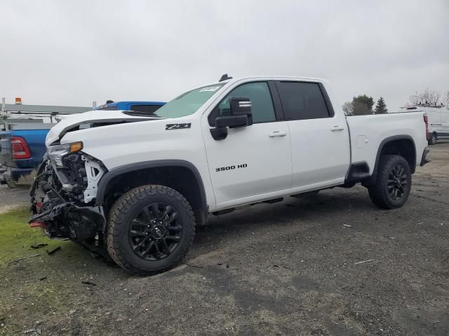 2025 Chevrolet Silverado K3500 LT