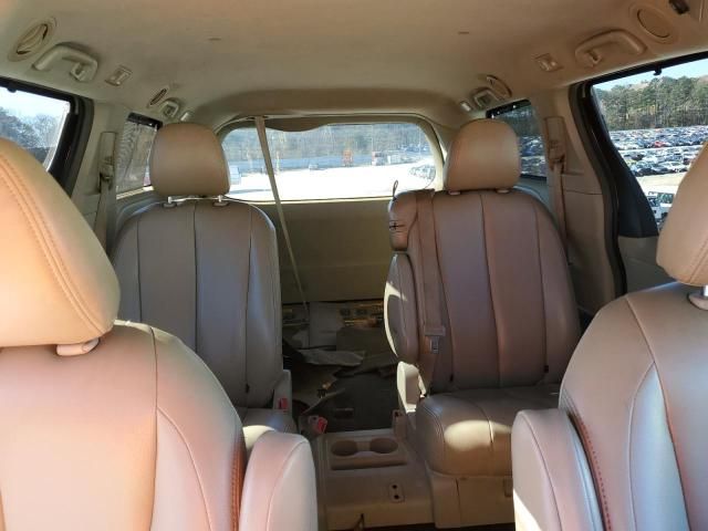 2011 Toyota Sienna LE