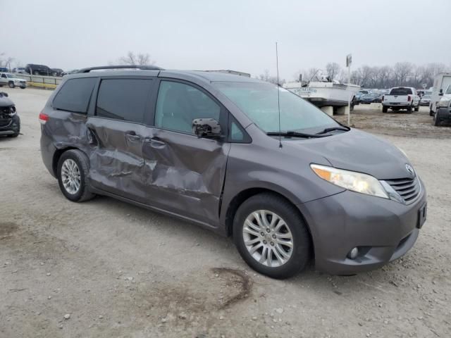 2013 Toyota Sienna XLE