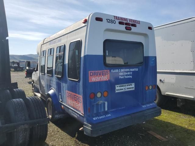 2009 Ford Econoline E350 Super Duty Cutaway Van