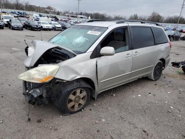 2004 Toyota Sienna CE