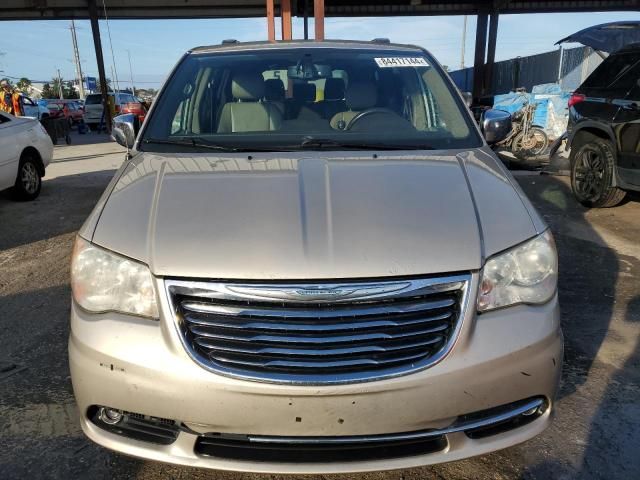 2013 Chrysler Town & Country Touring L