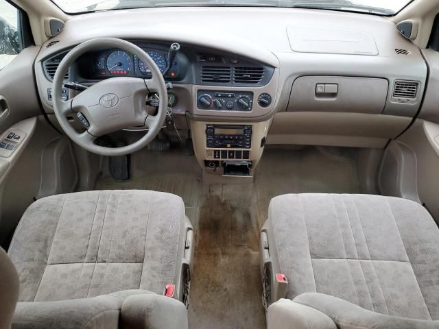 2001 Toyota Sienna LE