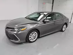 Carros con título limpio a la venta en subasta: 2023 Toyota Camry LE