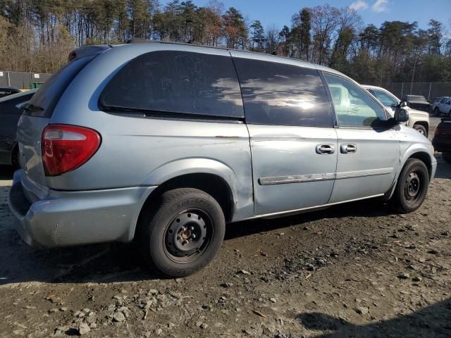 2005 Chrysler Town & Country LX